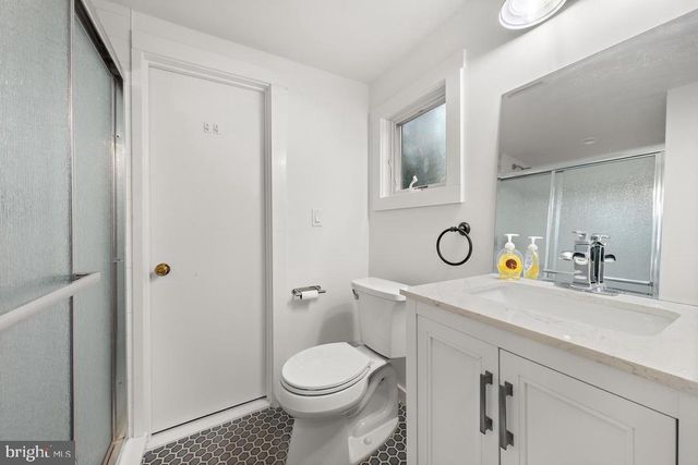 112 8TH ST E, Beach Haven, NJ 08008