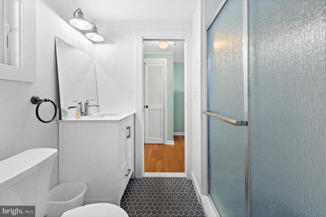 112 8TH ST E, Beach Haven, NJ 08008