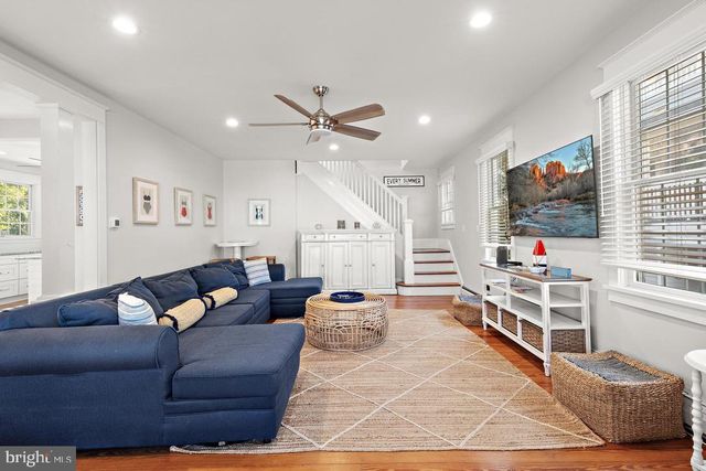 112 8TH ST E, Beach Haven, NJ 08008