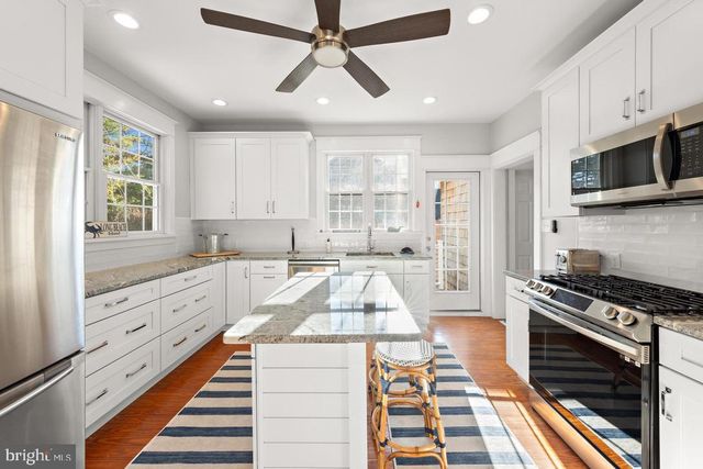 112 8TH ST E, Beach Haven, NJ 08008