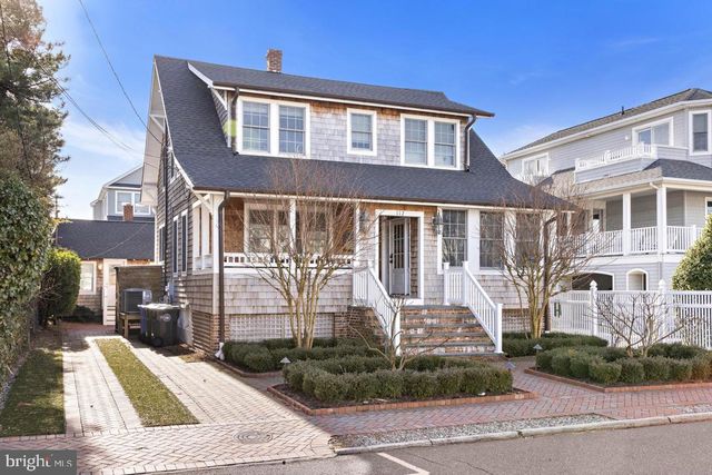 112 8TH ST E, Beach Haven, NJ 08008