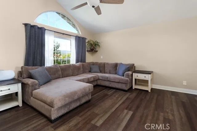 28375 Patricia Hill, Canyon Country, CA 91387