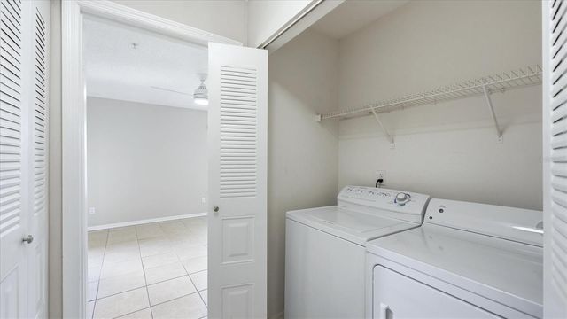 4033 CROCKERS LAKE BOULEVARD 28, Sarasota, FL 34238