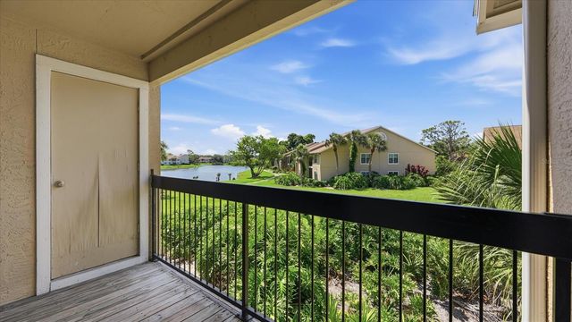 4033 CROCKERS LAKE BOULEVARD 28, Sarasota, FL 34238