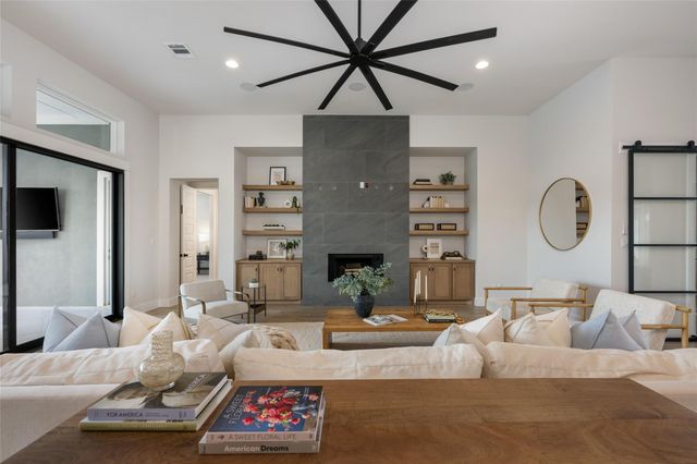 112 Honey Locust CV, Leander, TX 78641