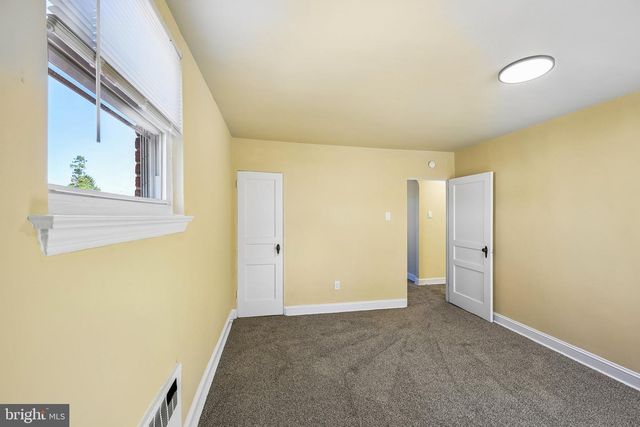 6844 MARSHALL RD, Upper Darby, PA 19082