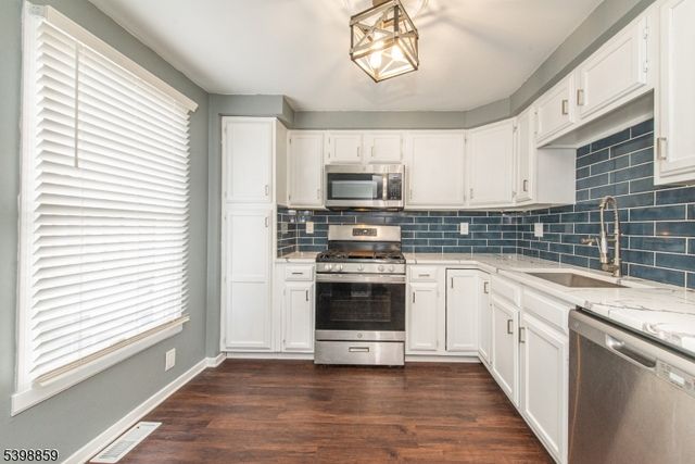 44 Cambridge, Oxford Twp., NJ 07863