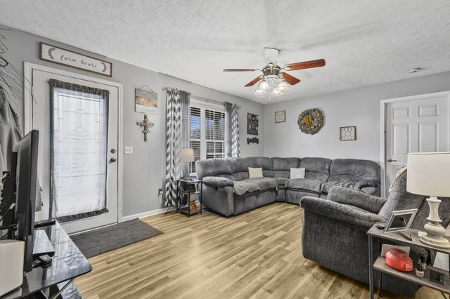 106 Kristen Dr, Lafayette, TN 37083