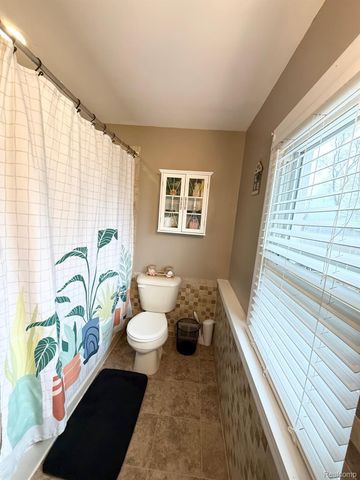 17890 Martin Road, Roseville, MI 48066