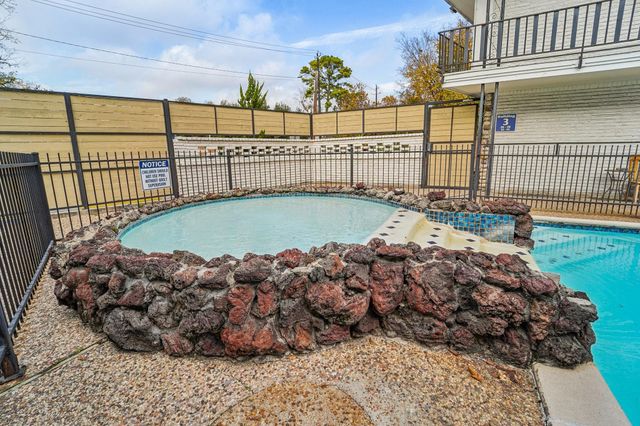 2807 Beauchamp Street 8, Houston, TX 77009