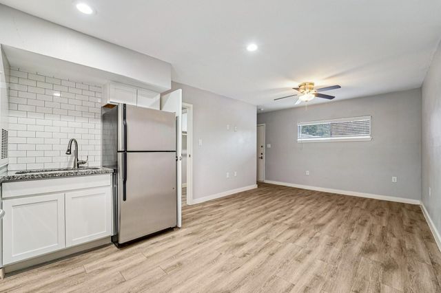 2807 Beauchamp Street 8, Houston, TX 77009