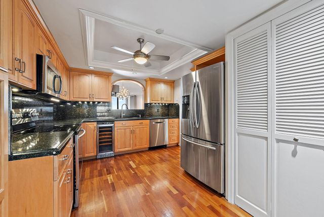 356 Golfview Road 805, North Palm Beach, FL 33408