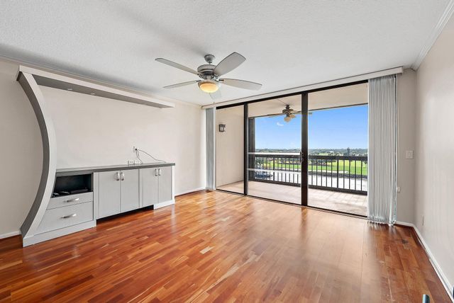 356 Golfview Road 805, North Palm Beach, FL 33408