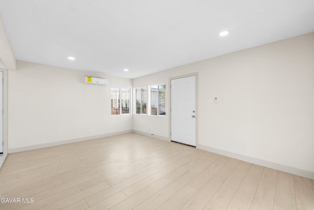 1814 E Avenue Q-11, Palmdale, CA 93550