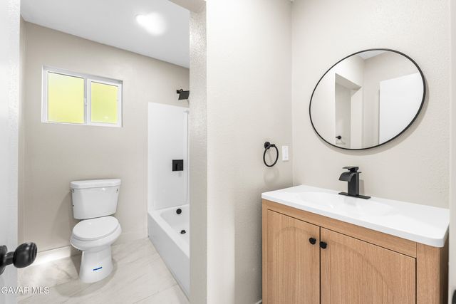 1814 E Avenue Q-11, Palmdale, CA 93550