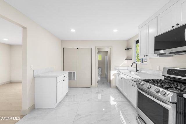 1814 E Avenue Q-11, Palmdale, CA 93550