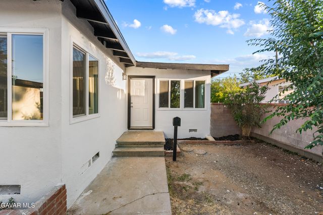 1814 E Avenue Q-11, Palmdale, CA 93550