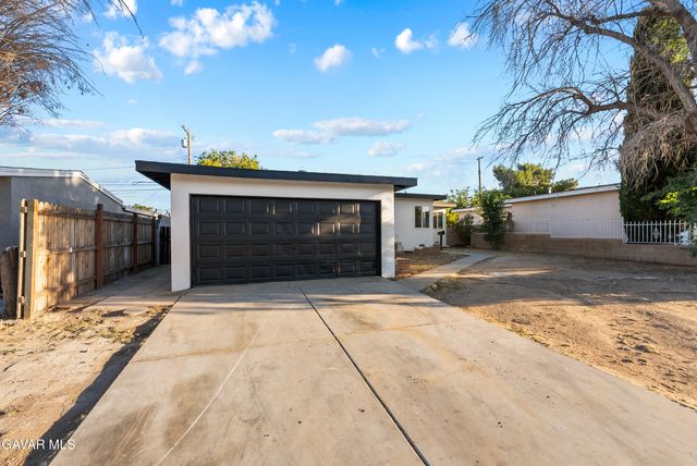 1814 E Avenue Q-11, Palmdale, CA 93550