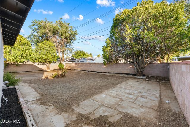 1814 E Avenue Q-11, Palmdale, CA 93550