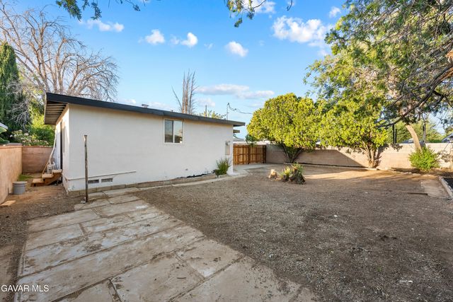 1814 E Avenue Q-11, Palmdale, CA 93550
