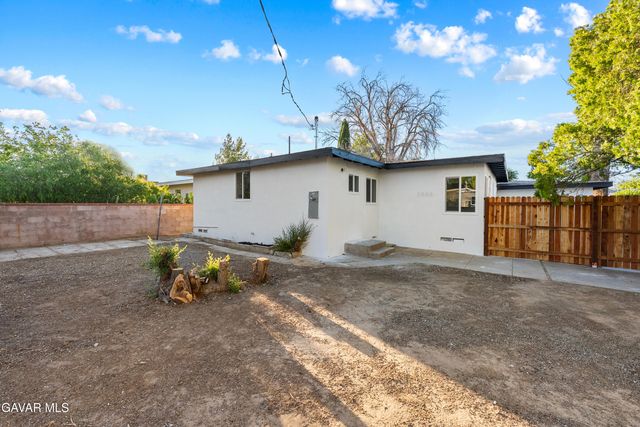 1814 E Avenue Q-11, Palmdale, CA 93550