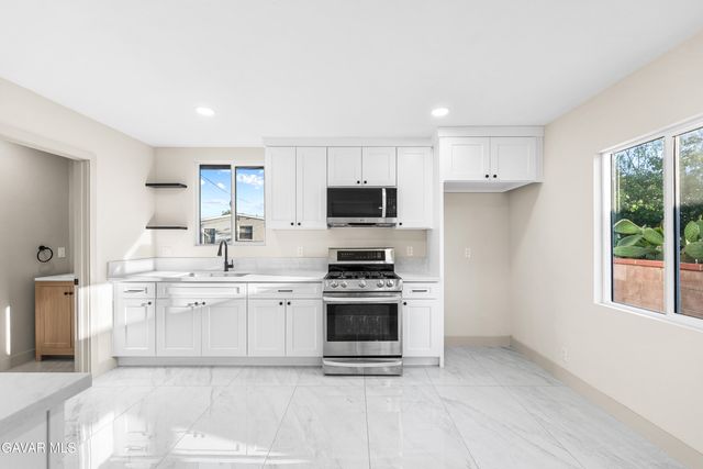 1814 E Avenue Q-11, Palmdale, CA 93550