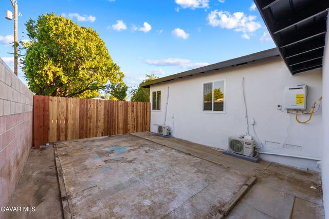 1814 E Avenue Q-11, Palmdale, CA 93550