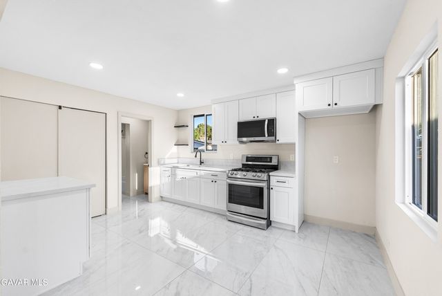 1814 E Avenue Q-11, Palmdale, CA 93550