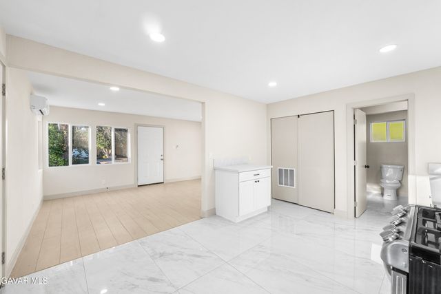 1814 E Avenue Q-11, Palmdale, CA 93550