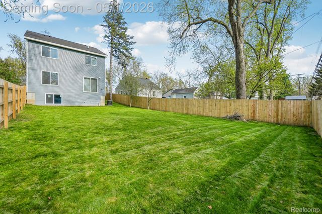 340 Dover Road, Waterford Charter Township, MI 48328