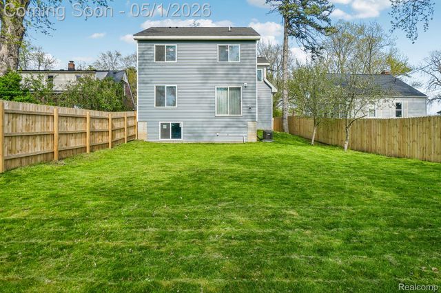 340 Dover Road, Waterford Charter Township, MI 48328