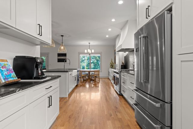 3520 Sweetshrub Way, Signal Mountain, TN 37377