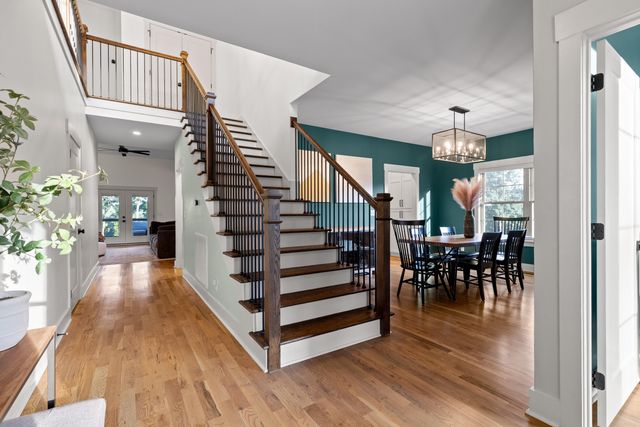 3520 Sweetshrub Way, Signal Mountain, TN 37377