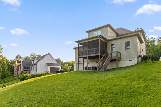 3520 Sweetshrub Way, Signal Mountain, TN 37377
