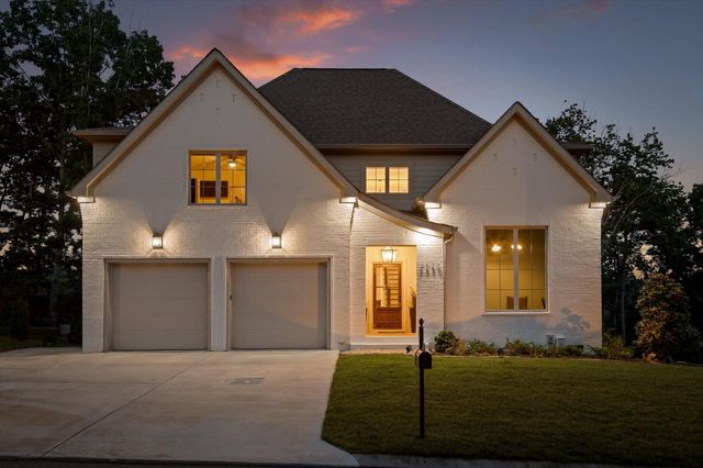 3520 Sweetshrub Way, Signal Mountain, TN 37377