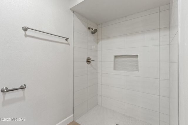 7413 E Wandering Road, Tucson, AZ 85750