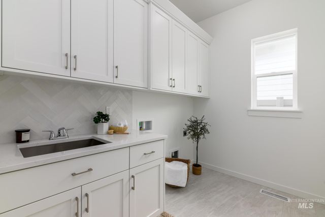 8538 W Stock Bridge St, Star, ID 83669