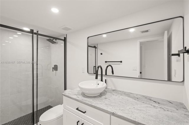 3180 S Ocean Dr 717, Hallandale Beach, FL 33009