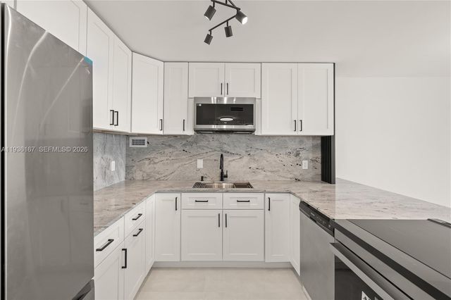 3180 S Ocean Dr 717, Hallandale Beach, FL 33009