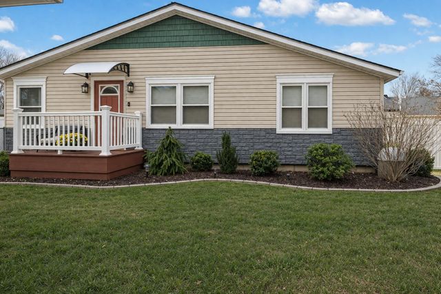 5027 E Woodland Drive, Knox, IN 46534