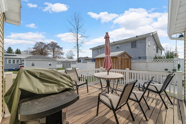 5027 E Woodland Drive, Knox, IN 46534