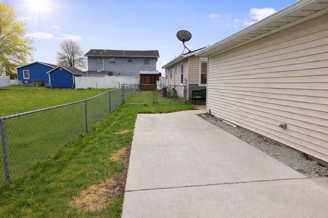 5027 E Woodland Drive, Knox, IN 46534