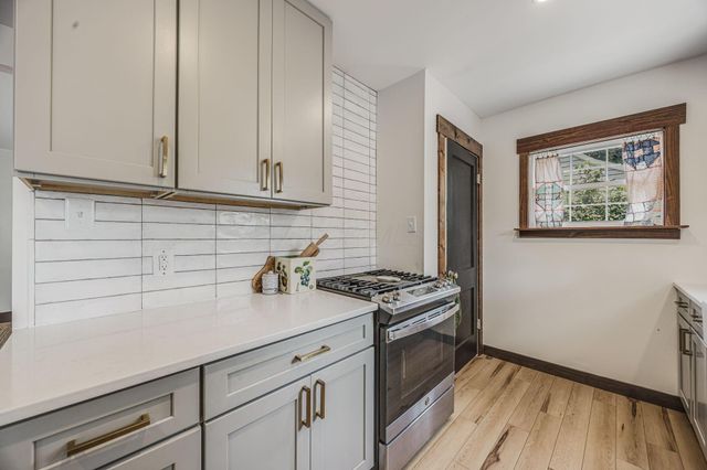 1829 Surrey Place, Columbus, OH 43219