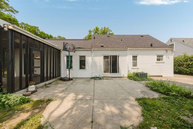 1829 Surrey Place, Columbus, OH 43219