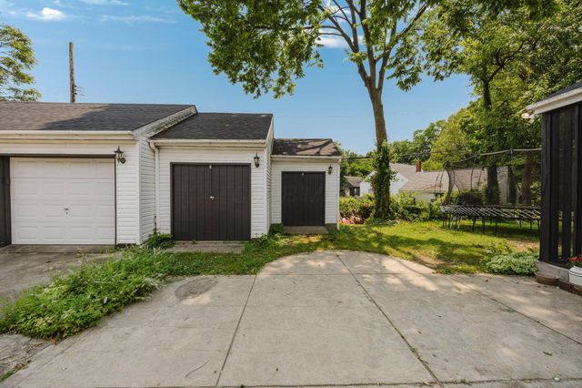 1829 Surrey Place, Columbus, OH 43219