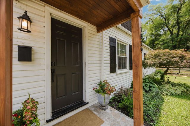 1829 Surrey Place, Columbus, OH 43219