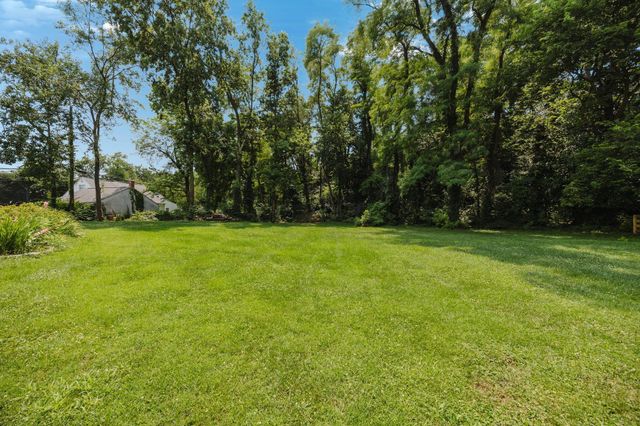 1829 Surrey Place, Columbus, OH 43219