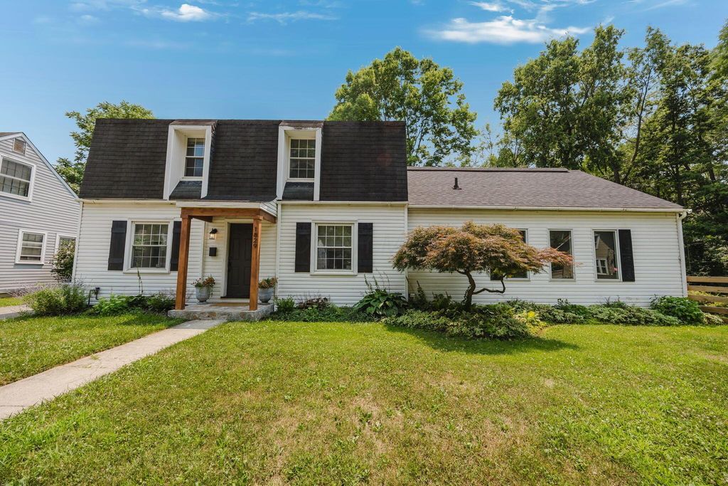 1829 Surrey Place, Columbus, OH 43219