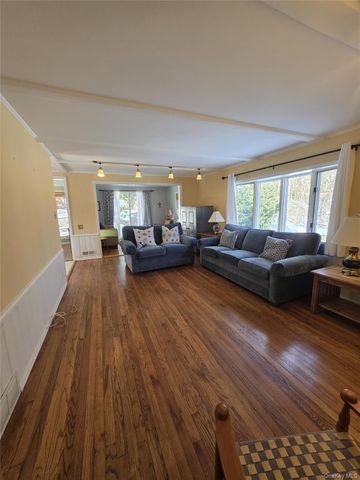 30 Tappen Drive, Melville, NY 11747