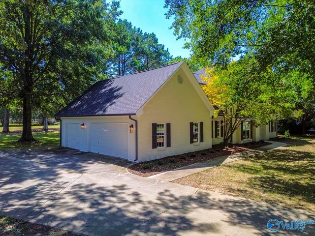 1314 Briar Hollow Trail SE, Huntsville, AL 35802